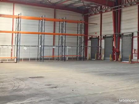 local de stockage 450m²