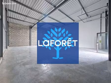 local 144 m² saint leonard