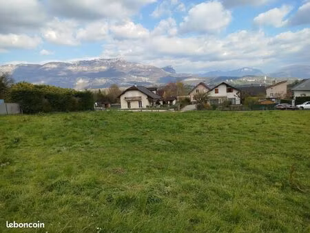 terrain constructible 911 m2