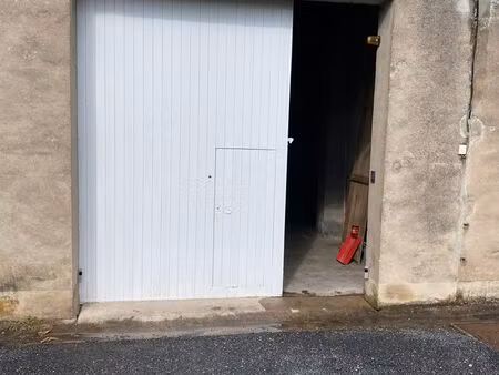 box de stockage 14 m2 rdc ou r+1