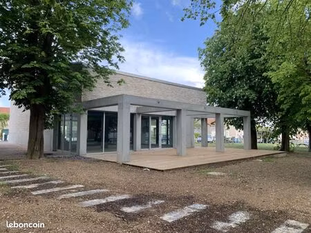 local commercial 252 m²