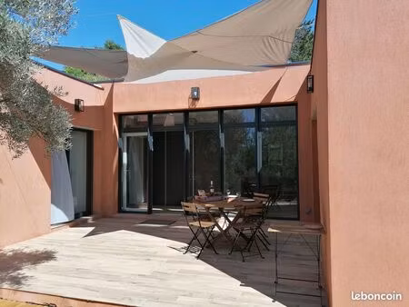 villa moderne meublée 105 m² – 3 chambres – jardin 600 m² – 6 couchages – cuers