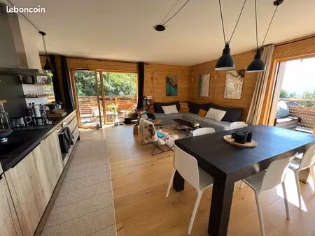 superbe appartement aux carroz avec vue imprenable et ski aux pieds