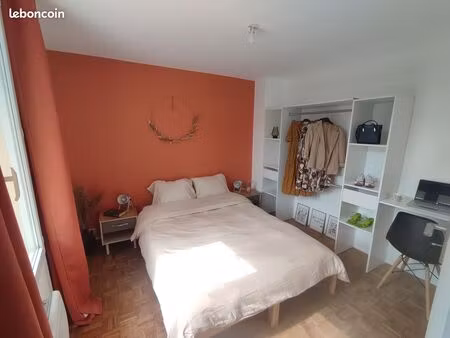 t2 de 25 m² entièrement refait à neuf