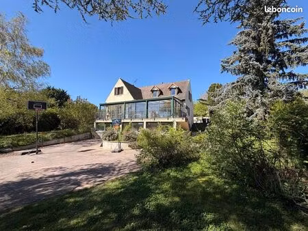 propriété 7 pièces 177 m²