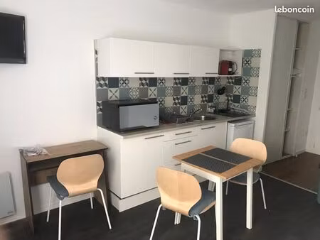 studio meublé jardinet gare à pied