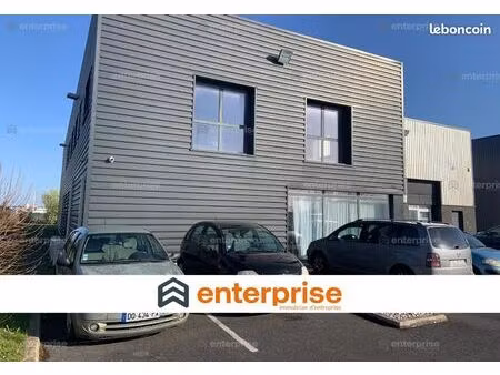 local d'activité 830 m²