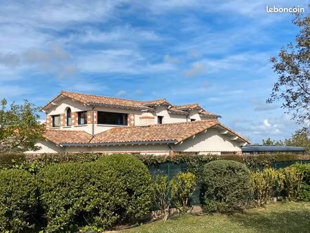 maison quartier les mousseaux / golf / noëveillard - 8 pièces - 210 m2