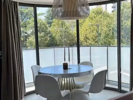 superbe t2 meublé avec garage – annecy – prêt à vivre