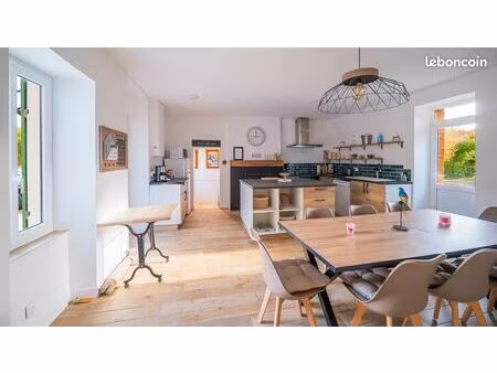 maison de bourg rénovée avec studio indépendant