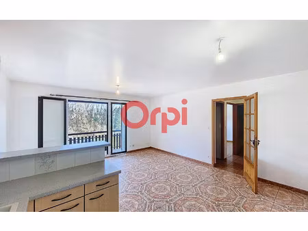 location appartement  m² t-2 à cruseilles  766 €