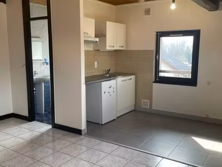 viuz-en-sallaz 74250  f2 en dernier étage avec parking et grenier sous combles