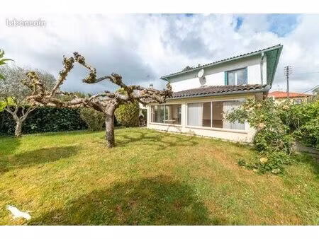 pavillon 5 pièces 158 m²