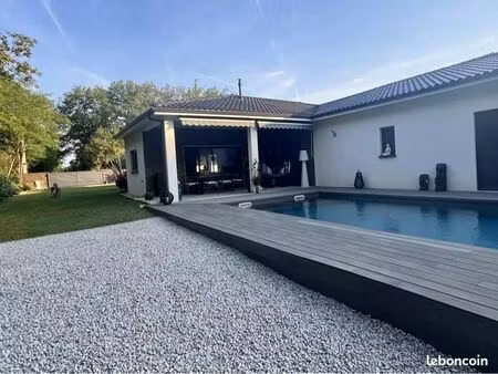 maison moderne au calme absolu