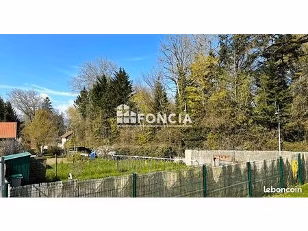 parcelle de terrain constructible à deux pas du coeur de nernier et du lac