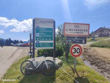 manigod 74230 domaine de l etale merdassier bureau commerce local centre station local rén