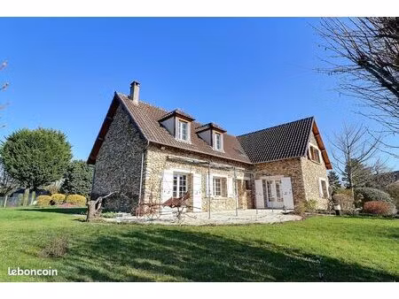 maison 8 pièces 202 m²