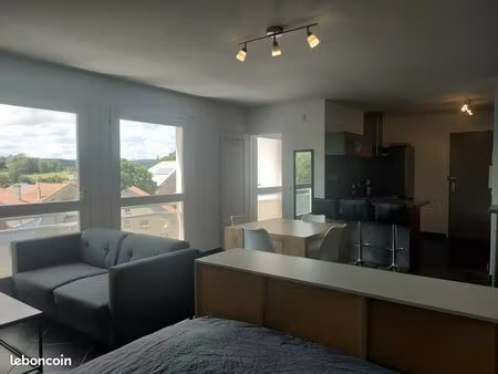 studio 1 pièce 38 m²