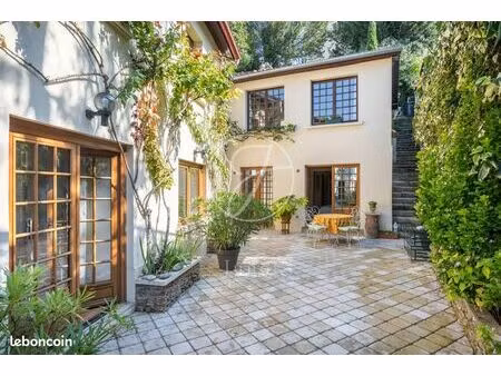 maison 6 pièces 154 m²