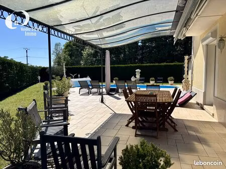 villa 8 pièces 312 m²