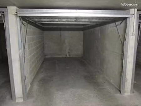 parking 14 m² sallanches