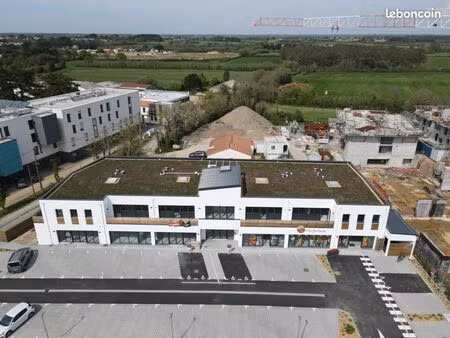 local commercial 218 m²