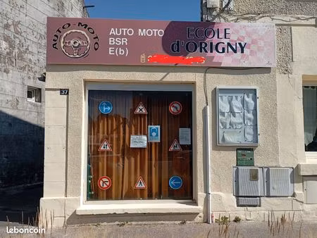 location local commercial