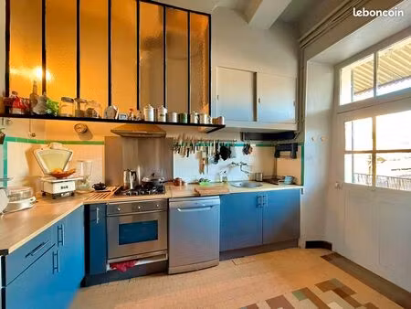 grande maison de charme avec théâtre privé et potentiel locatif