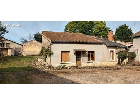 ancienne maison de village avec terrain au calme