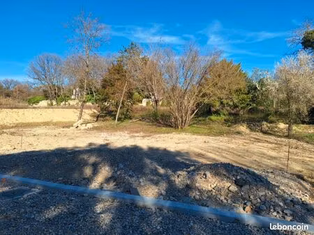 terrain 644 m² ansouis