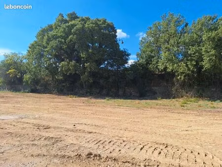 terrain 427 m² cadenet