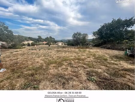 terrain 6 447 m² salernes