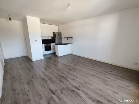 superbe t2 lumineux 43m² + terrasse - résidence 2014 (agroparc) - libre de suite