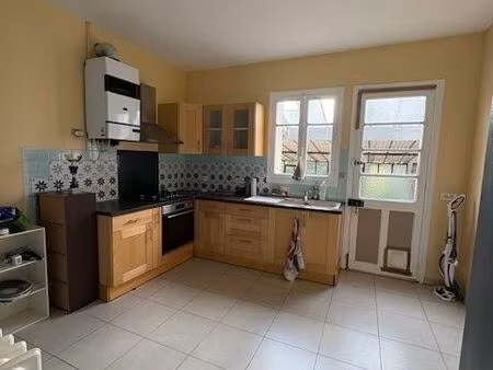 vente maison de ville  2 chambres  cuisine équipée  veranda de saison  garage et jardin