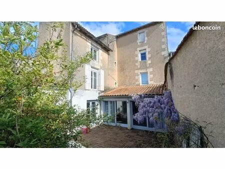 maison 9 pièces 216 m²