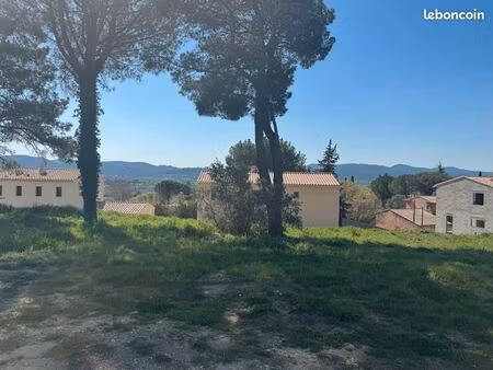 terrain 450 m² cadenet