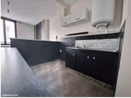 charmant t2 lumineux en centre-ville de châtellerault - disponible immédiatement