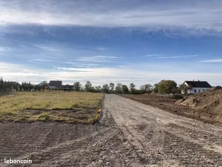 terrain 700 m² avermes