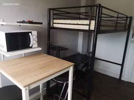 studette proche université