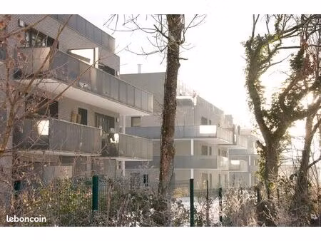 t3 divonne les bains à proximité immédiate du collège et du lac