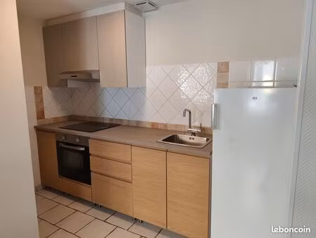 t2 meublé - 45m2 - rez-de-chaussée - 500m gare