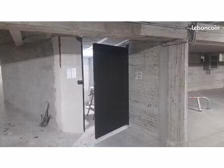 box à vélos ou motos à louer au lavandou