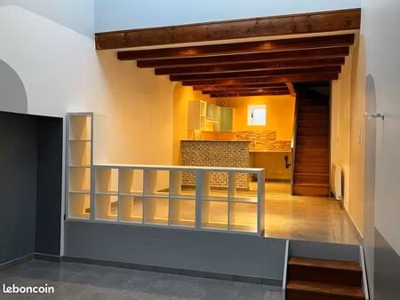 maison mitoyenne atypique 65 m2 au coeur du village