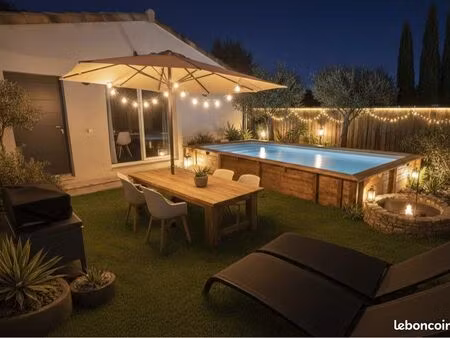 maison avec extérieur à 900m du centre