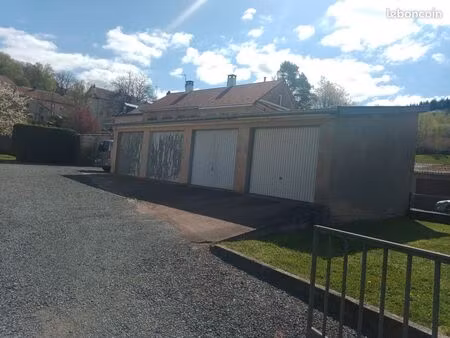 garage privatif 20m2 avec établi et fausse