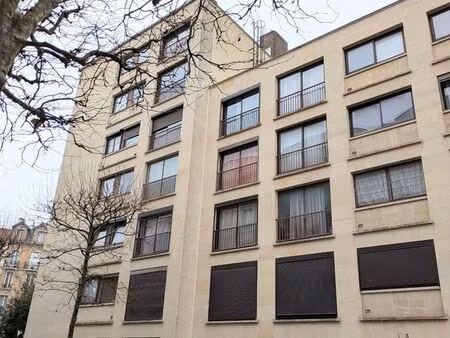 grand studio meublé