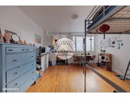 place jules ferry- studio de 27m² en bon etat general