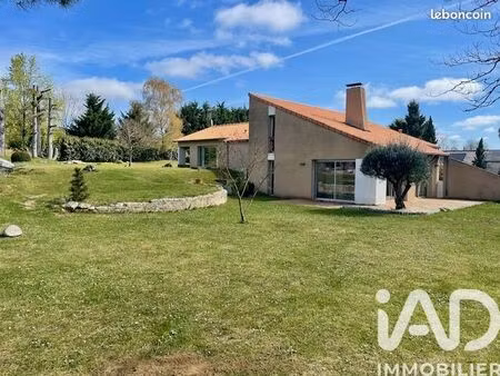 maison familiale 9 pièces 226 m²