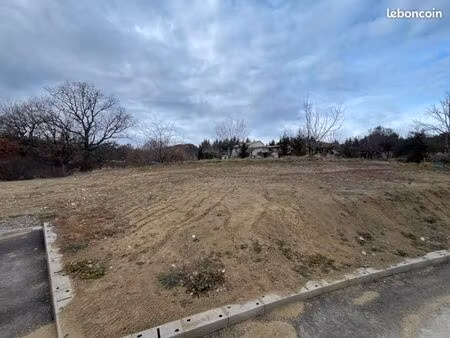 terrain 1 800 m² bevons