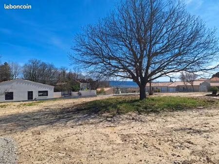 terrain 418 m² la brillanne